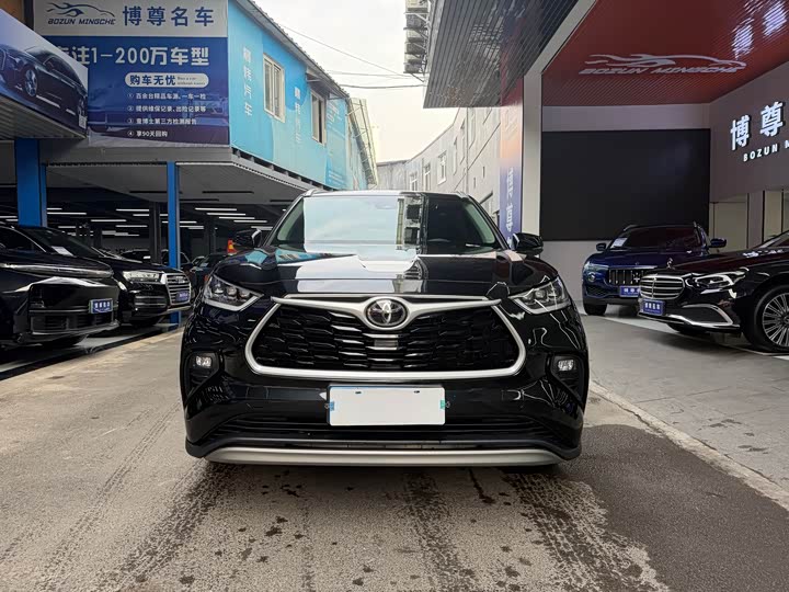 Фото 2 - Toyota Highlander