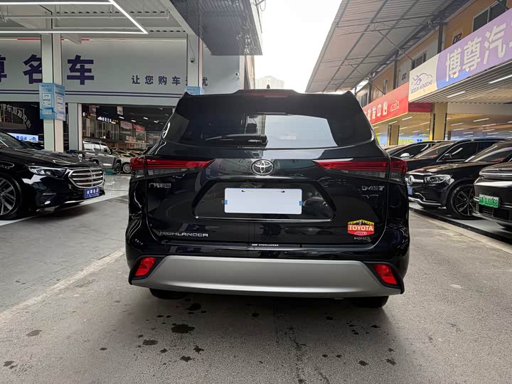 Фото 22 - Toyota Highlander