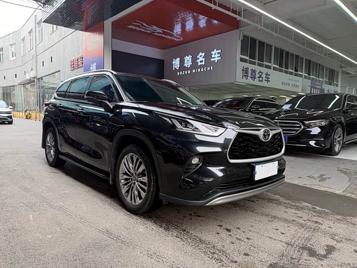 Фото 3 - Toyota Highlander