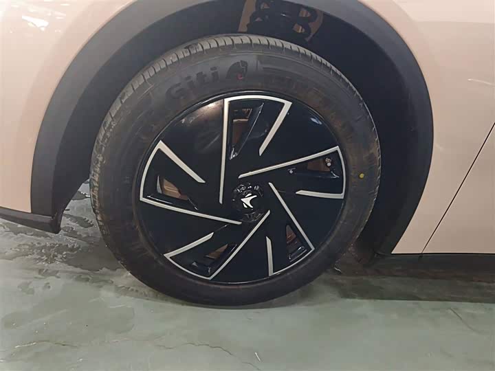 Фото 23 - BAIC Arcfox Alpha S5