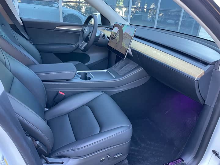 Фото 13 - Tesla Model Y