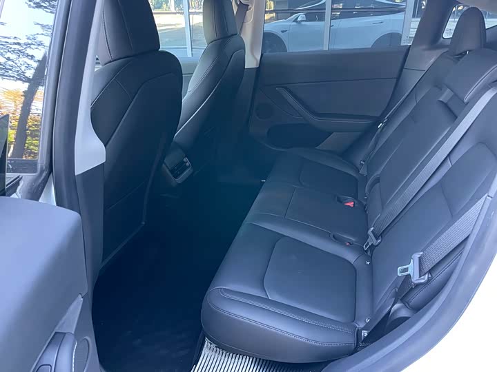 Фото 6 - Tesla Model Y