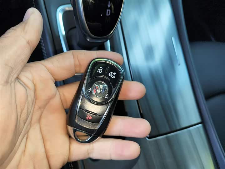 Фото 12 - Buick LaCrosse