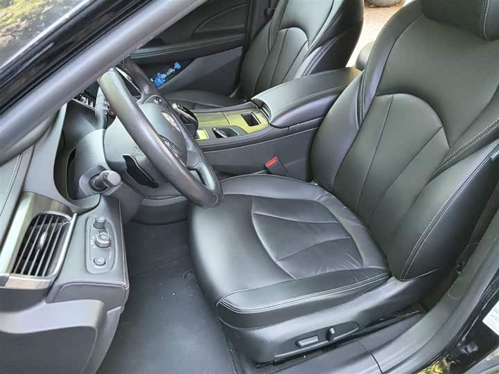 Фото 8 - Buick LaCrosse