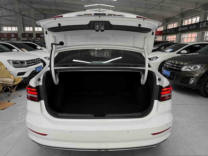 Фото 19 - Volkswagen Lavida