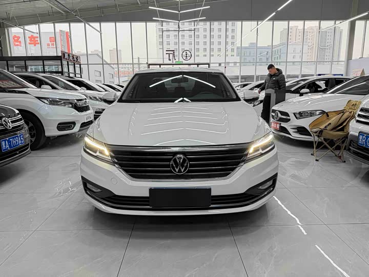 Фото 2 - Volkswagen Lavida