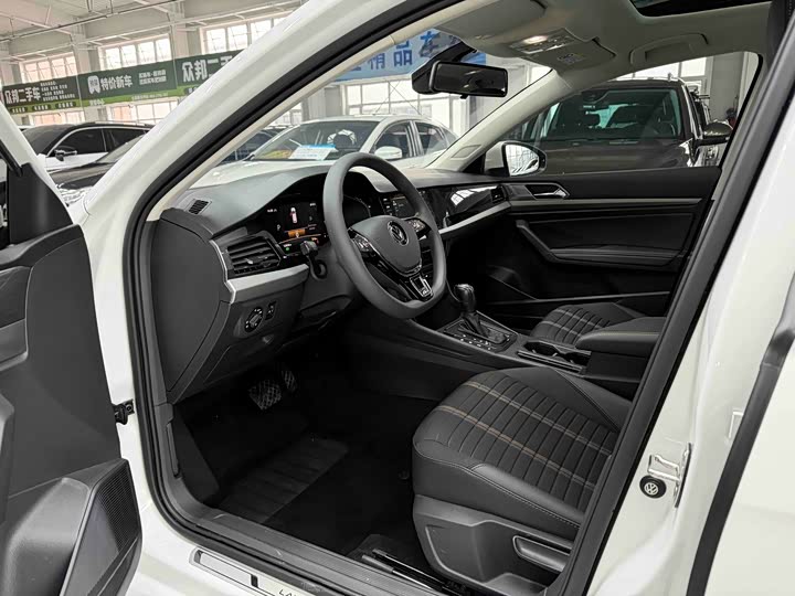 Фото 7 - Volkswagen Lavida