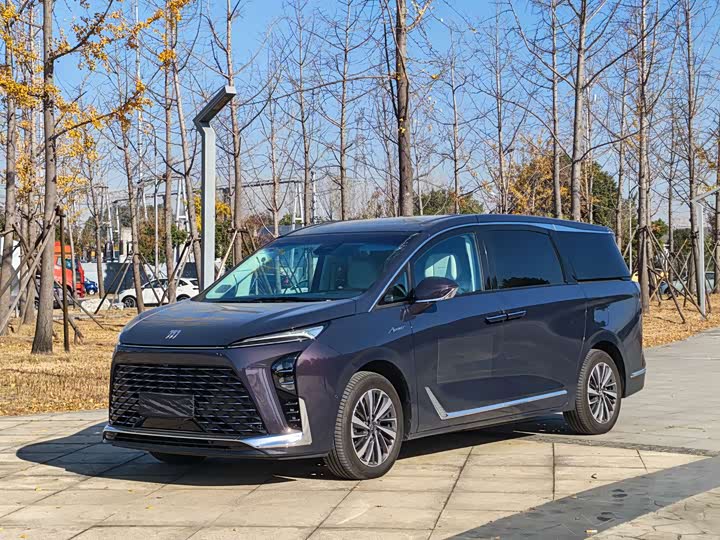 Фото 1 - Buick GL8 Hybrid