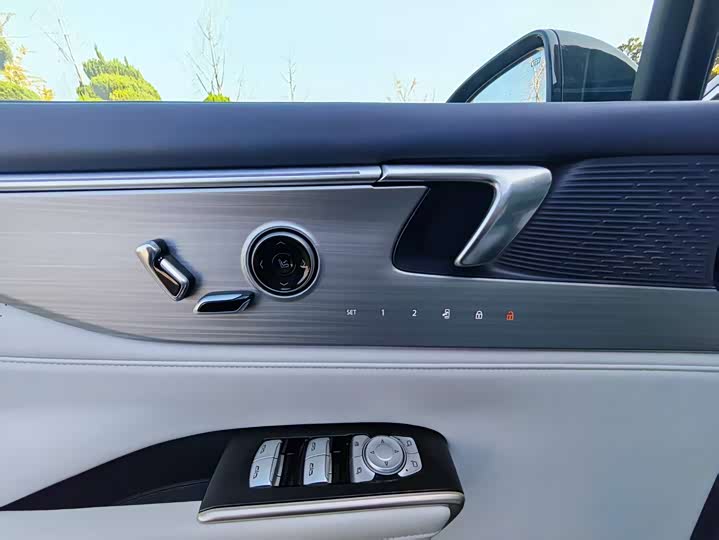 Фото 14 - Buick GL8 Hybrid