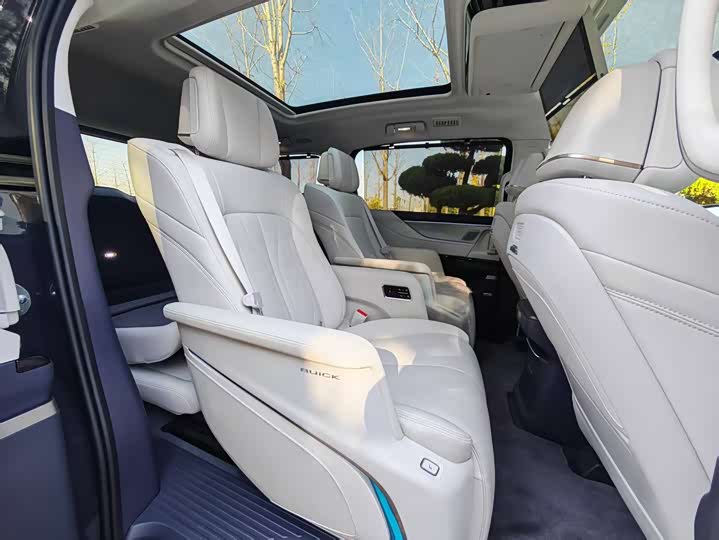 Фото 36 - Buick GL8 Hybrid