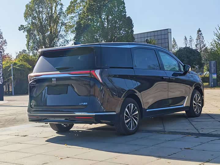 Фото 7 - Buick GL8 Hybrid