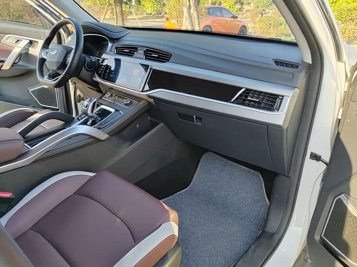 Фото 6 - Geely Atlas