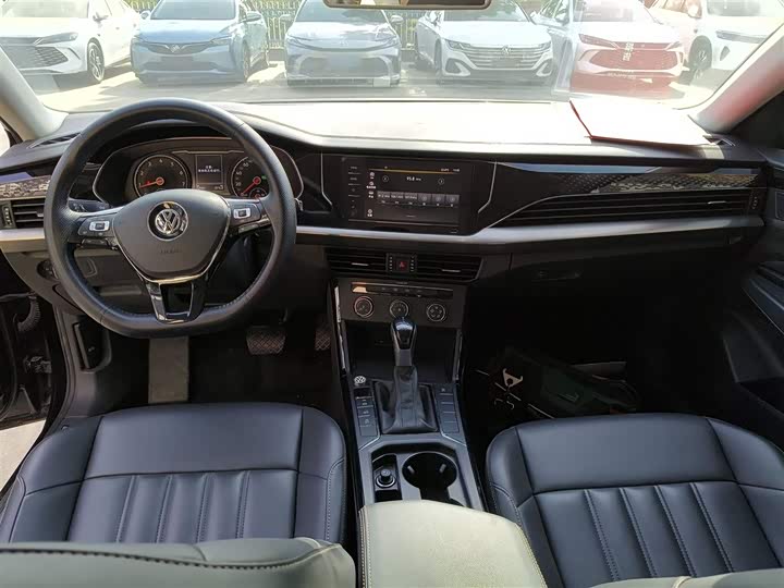 Фото 10 - Volkswagen Passat