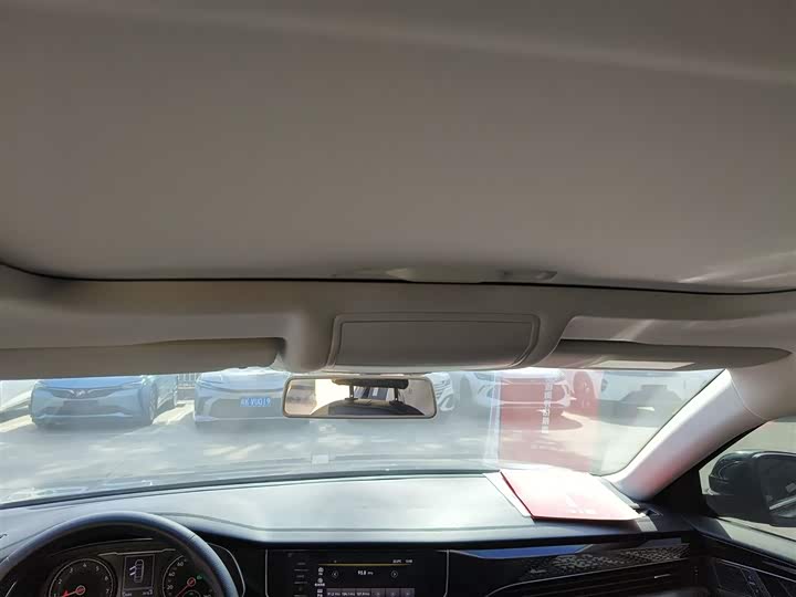 Фото 18 - Volkswagen Passat