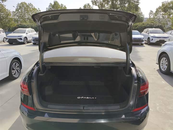 Фото 19 - Volkswagen Passat