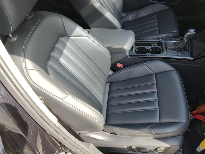 Фото 25 - Volkswagen Passat