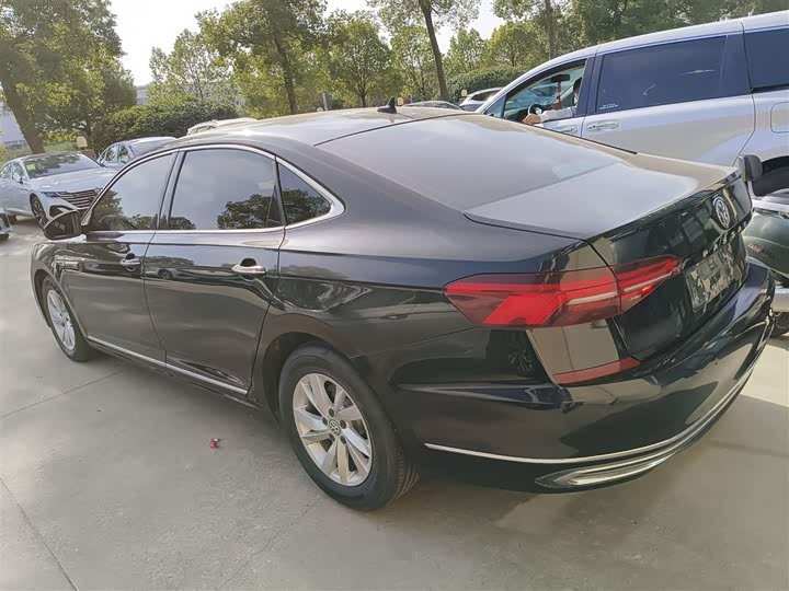 Фото 5 - Volkswagen Passat