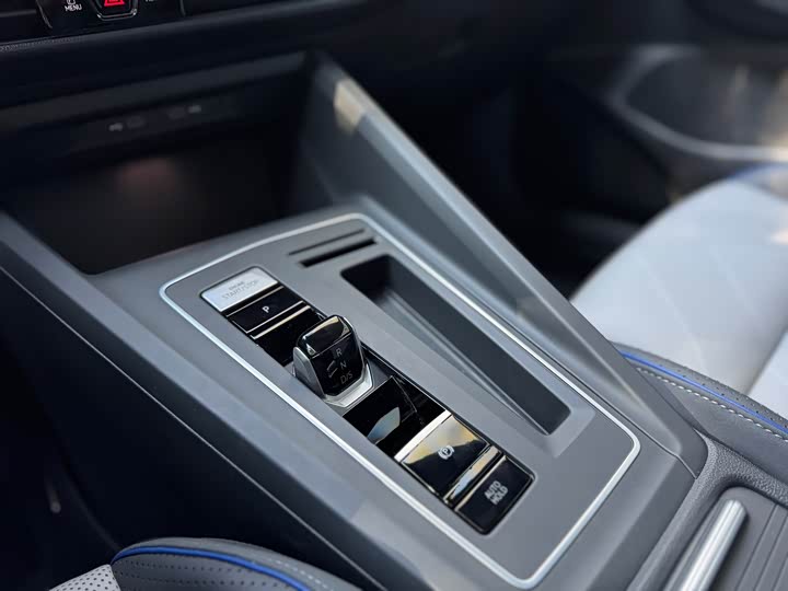 Фото 13 - Volkswagen Golf