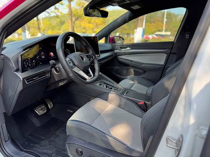 Фото 7 - Volkswagen Golf