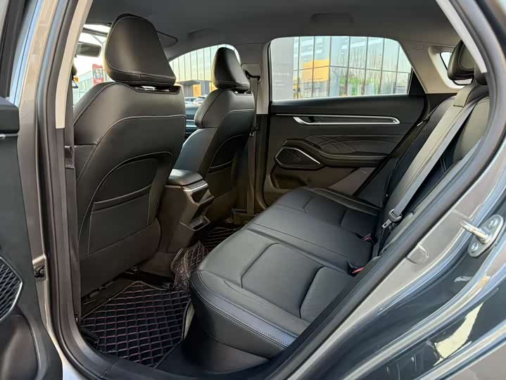 Фото 5 - Geely Emgrand