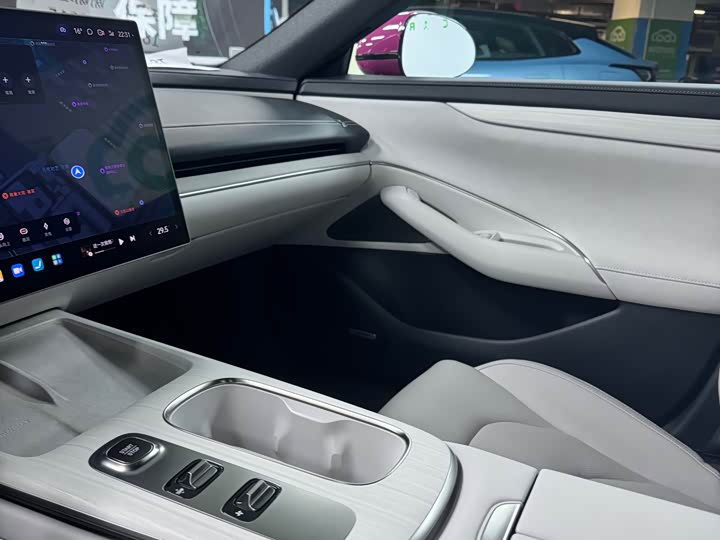 Фото 12 - Xiaomi SU7