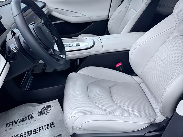 Фото 15 - Xiaomi SU7