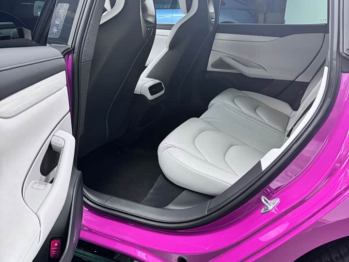 Фото 16 - Xiaomi SU7