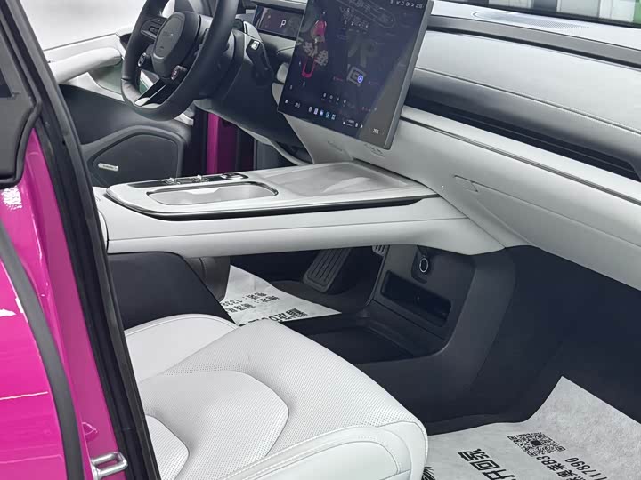 Фото 18 - Xiaomi SU7