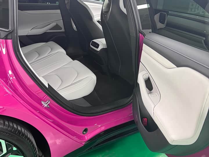 Фото 19 - Xiaomi SU7