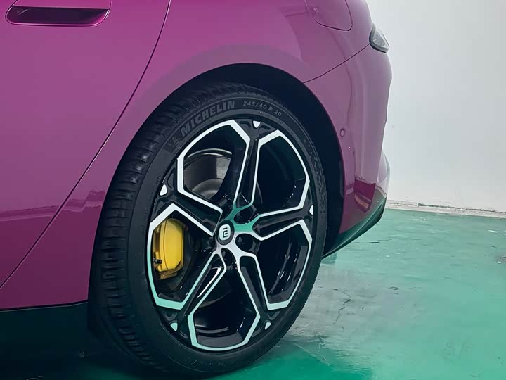 Фото 9 - Xiaomi SU7