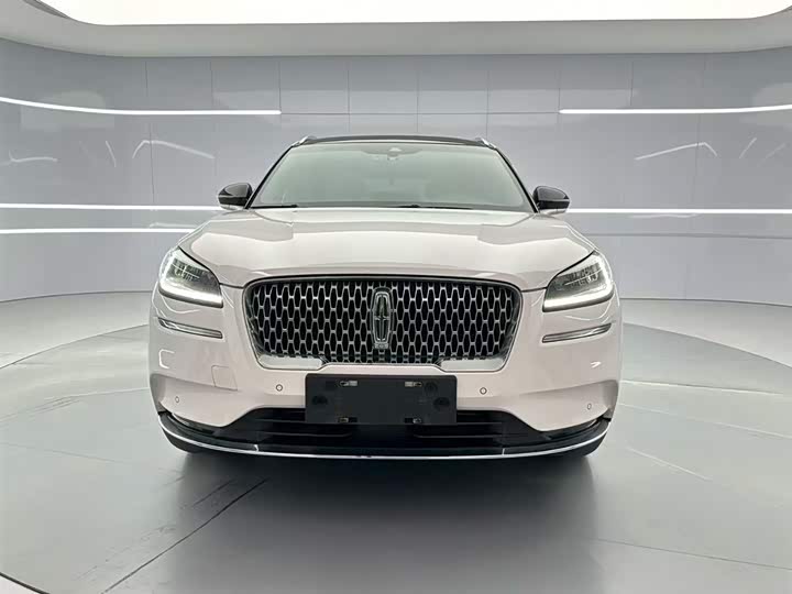 Photo 2 - Lincoln Corsair