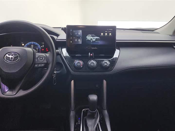 Фото 13 - Toyota Corolla Cross