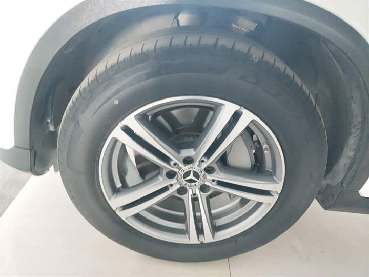 Фото 23 - Mercedes-Benz GLC-Class