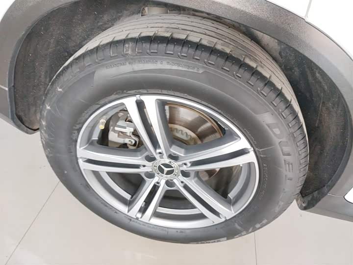 Фото 26 - Mercedes-Benz GLC-Class