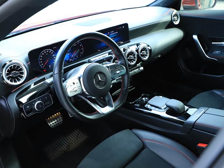 Фото 21 - Mercedes-Benz CLA-Class