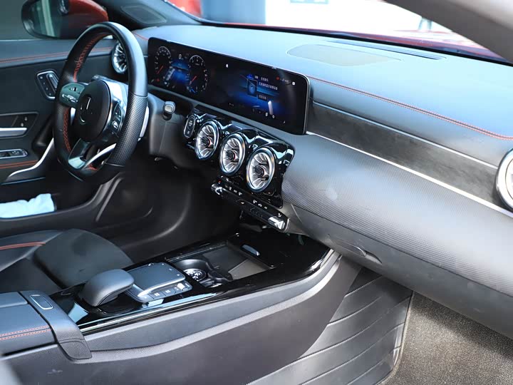 Фото 22 - Mercedes-Benz CLA-Class