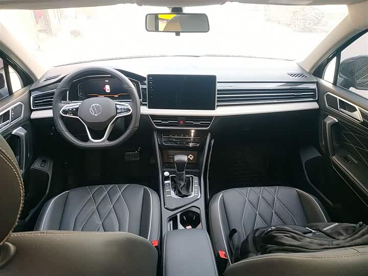 Фото 10 - Volkswagen Tiguan L Pro