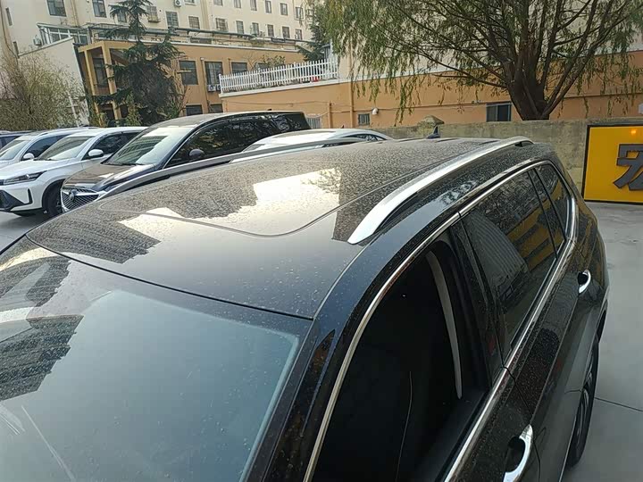 Фото 27 - Volkswagen Tiguan L Pro