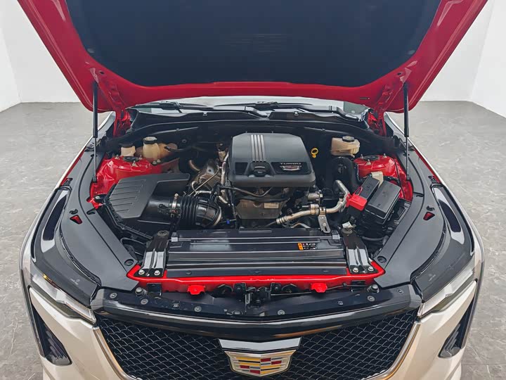 Фото 12 - Cadillac CT4