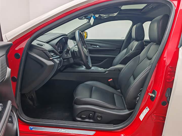 Фото 13 - Cadillac CT4