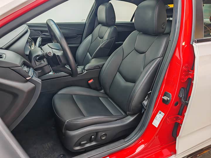 Фото 15 - Cadillac CT4