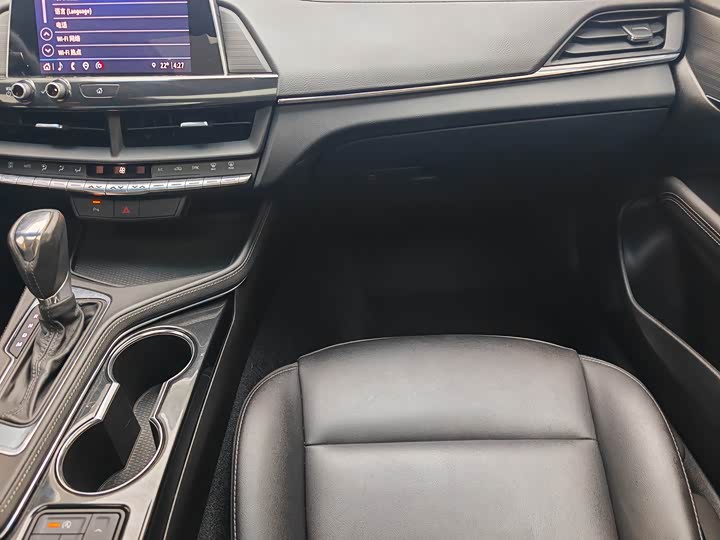 Фото 18 - Cadillac CT4