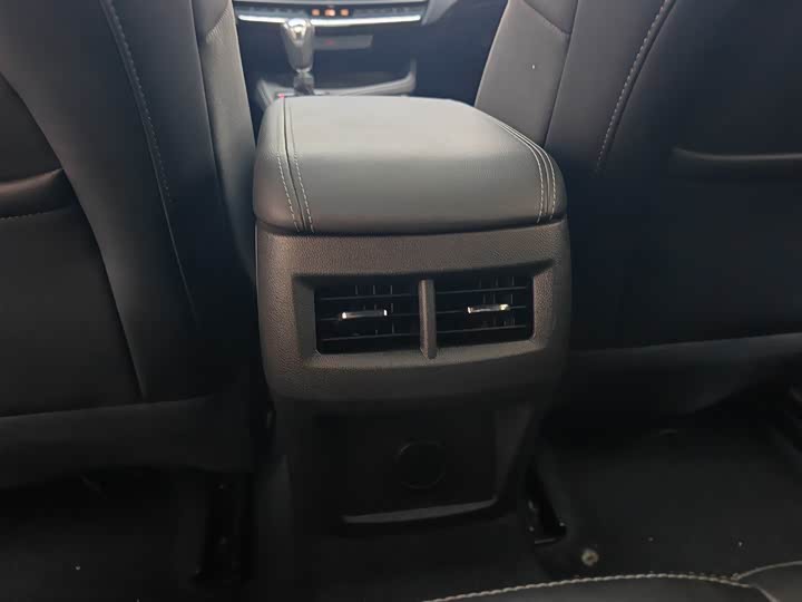 Фото 20 - Cadillac CT4