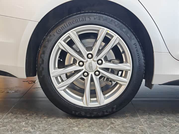 Фото 9 - Cadillac CT4