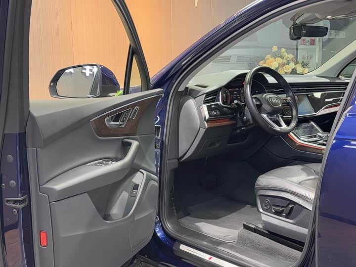 Фото 4 - Audi Q7