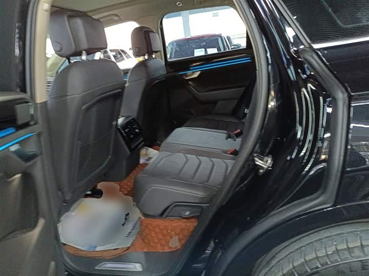 Фото 17 - Volkswagen Touareg