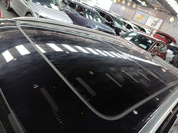 Фото 27 - Volkswagen Touareg