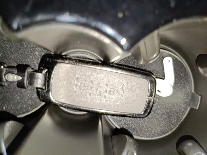 Фото 9 - Volkswagen Touareg