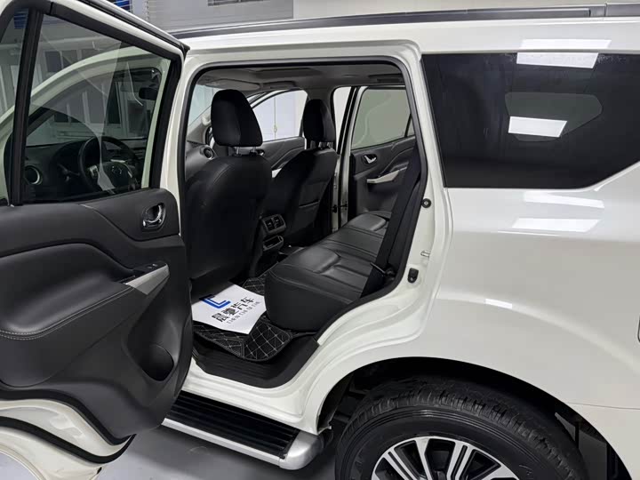 Фото 12 - Nissan Terra