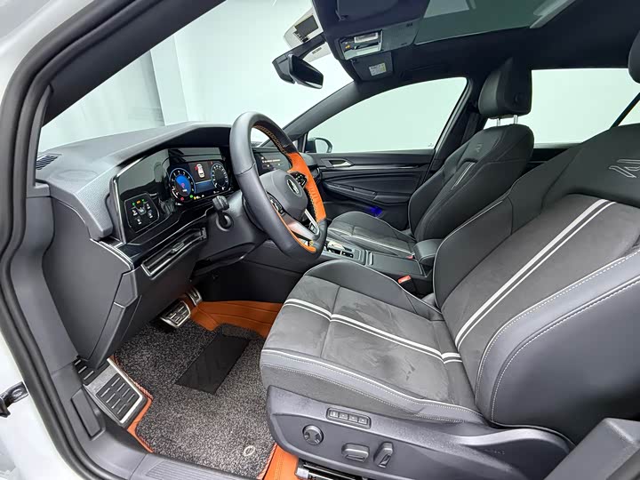 Фото 6 - Volkswagen Golf